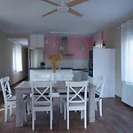 La Casa Del Rio Granja Llumes